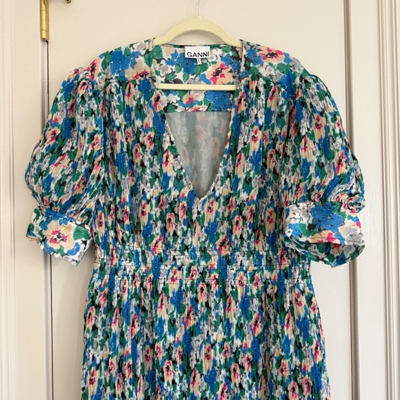 Ganni V Neck Dress in Floral Azure Pleated Georgette - Picture 5 of 9